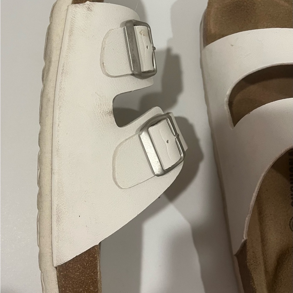 Women’s Size 8 Cushionaire Sandals - Picture 4 of 9